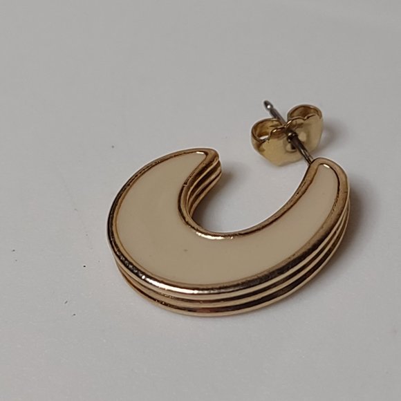 Brown And Cream Colored Avon Earrings - Picture 6 of 8
